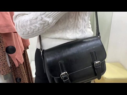 ❤️ Public masturbation sa batan-ong bitch FeralBerry nga adunay dildo sa fitting room ❌ super porn sa amon